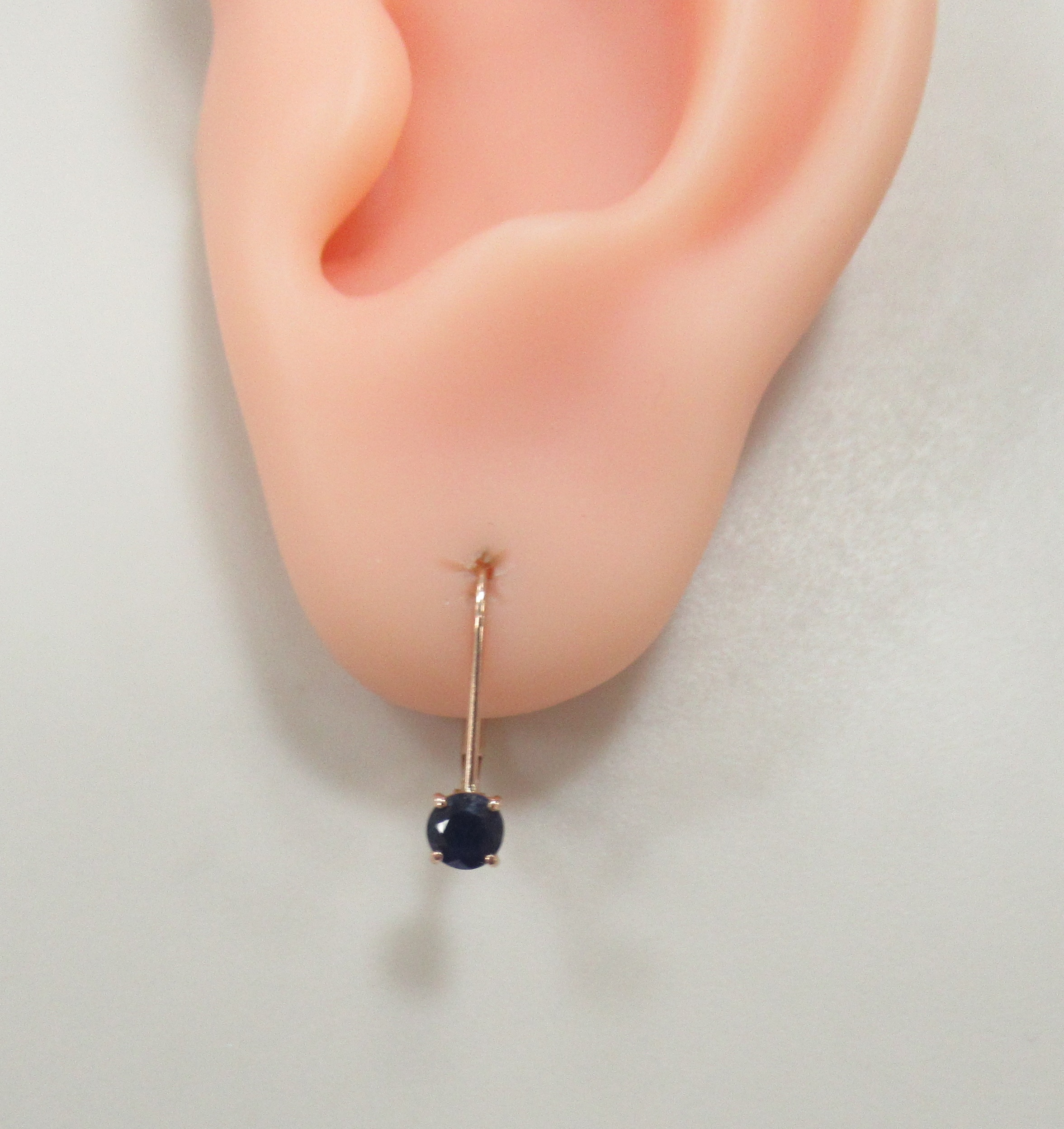 Серьги из золота с сапфирами